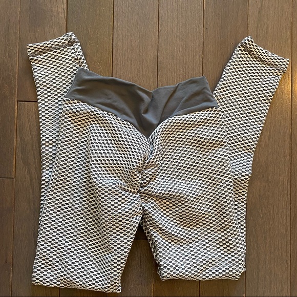 Gillya Butt Lift Viral Tik Tok Legging - Picture 5 of 6